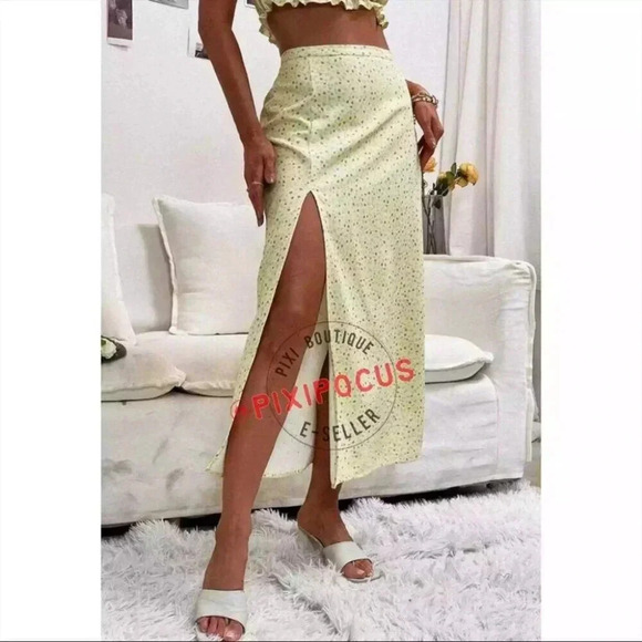 Zara Satin  Effect Midi Skirt Yellow Floral Size Small - Picture 5 of 11